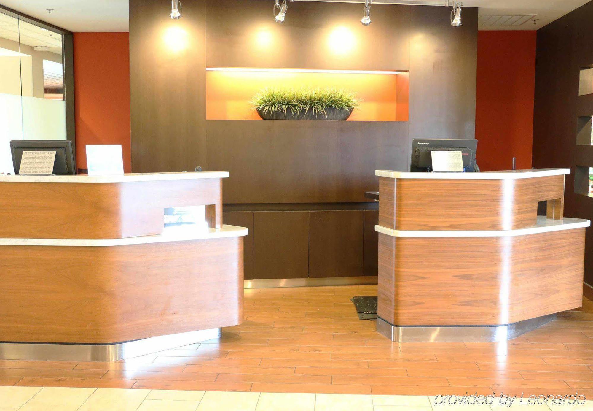 Отель Courtyard By Marriott Portland Airport Экстерьер фото
