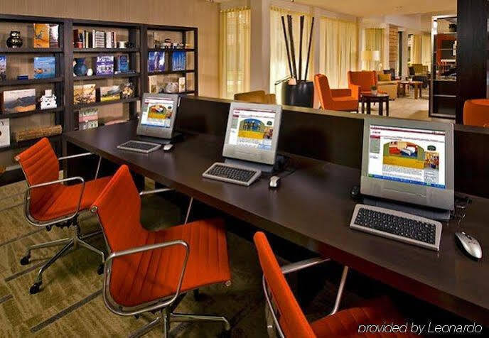 Отель Courtyard By Marriott Portland Airport Экстерьер фото
